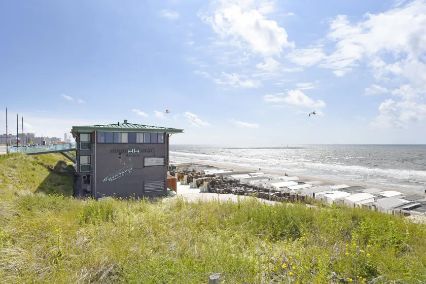 Beachhouse Hotel - Image 1