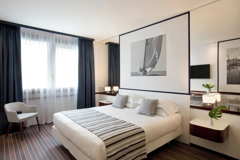 Starhotels President - Image 1