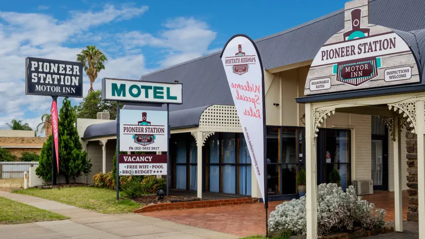 Pioneer Station Motor Inn - Image 1