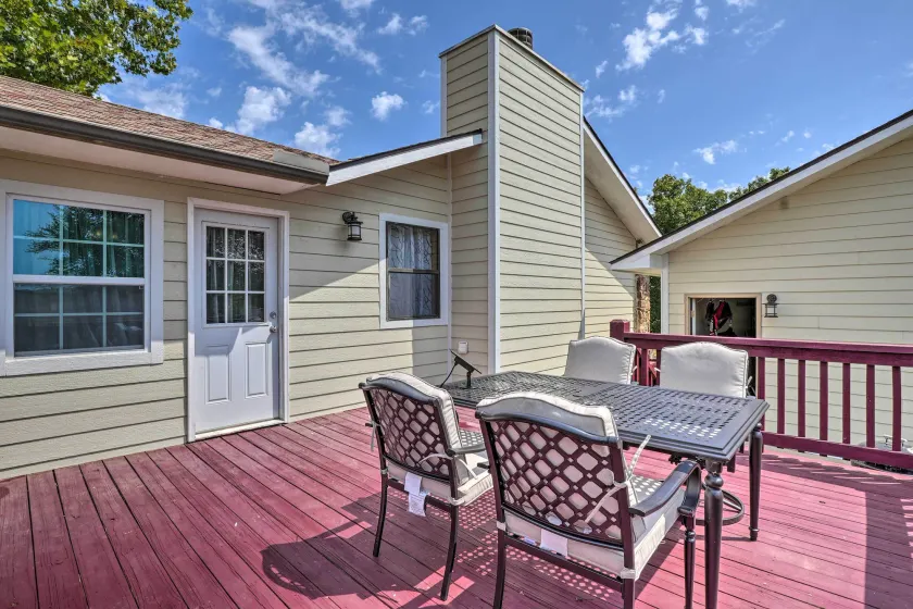 Table Rock Lake Getaway w/ Fire Pit, Deck & Grill! - Interiør
