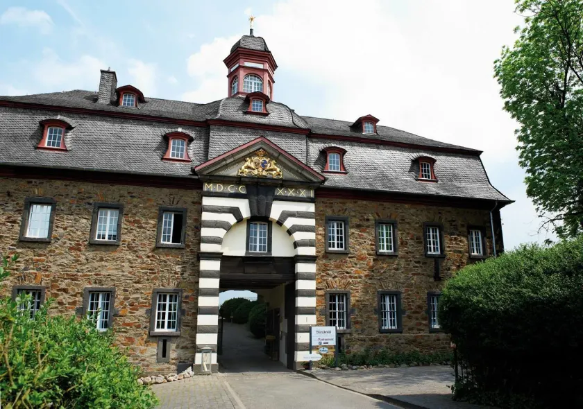 Schloss Hotel Burgbrohl - Image 1