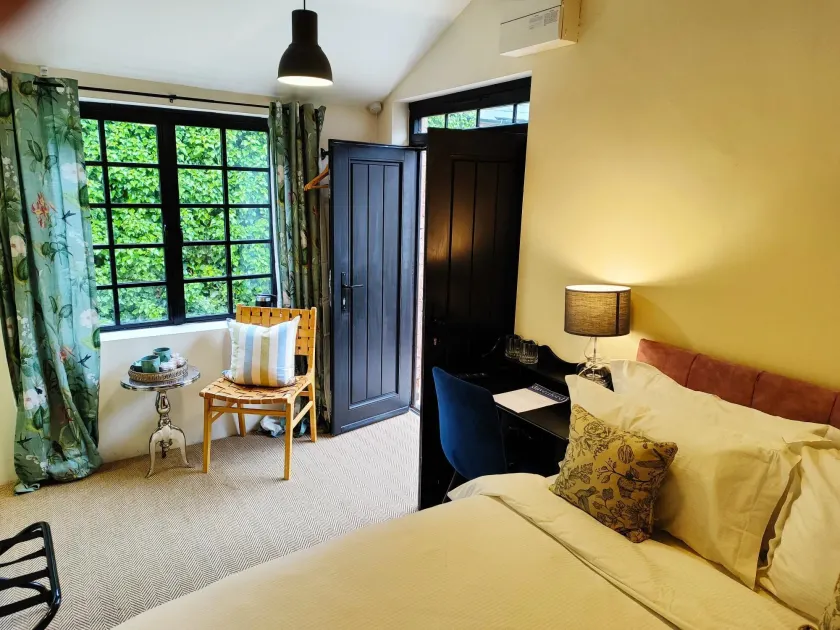 Cotswold Bankview - Image 1
