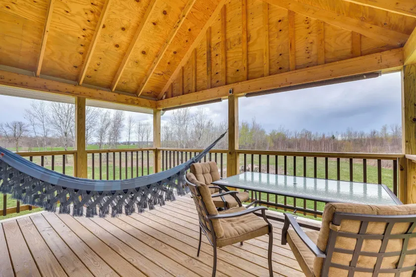 Cozy Solar-Powered Loft: Walk to Lake Champlain! - Image 1