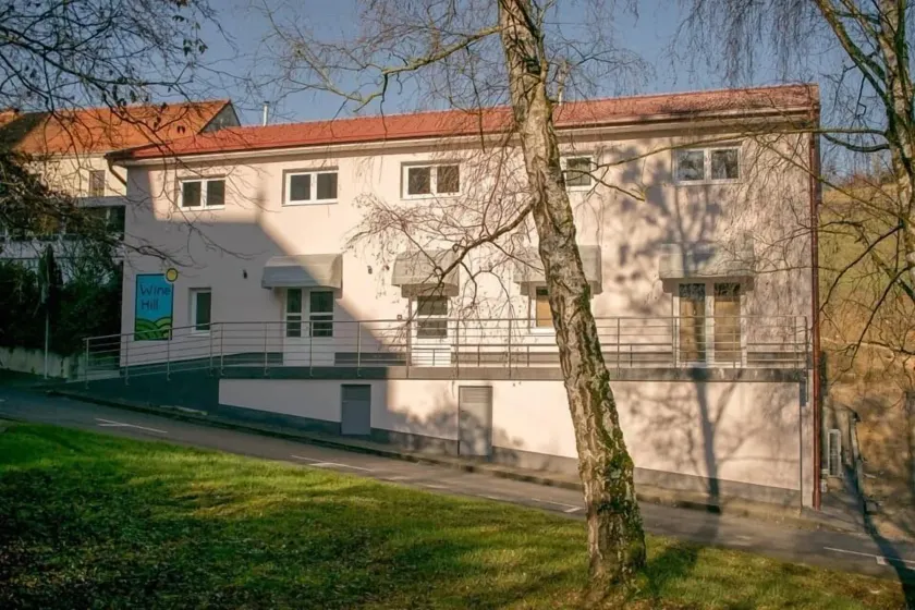 Wine Hill Hostel - Image 1