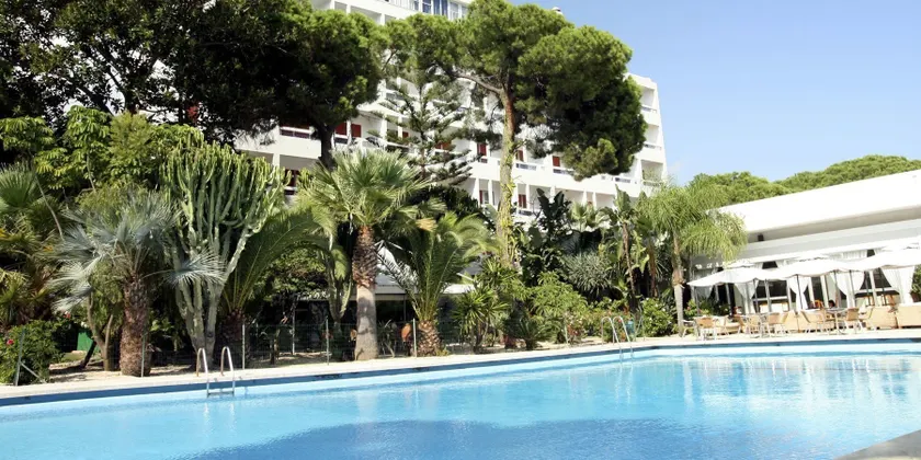 Abamar Hotel - Image 1