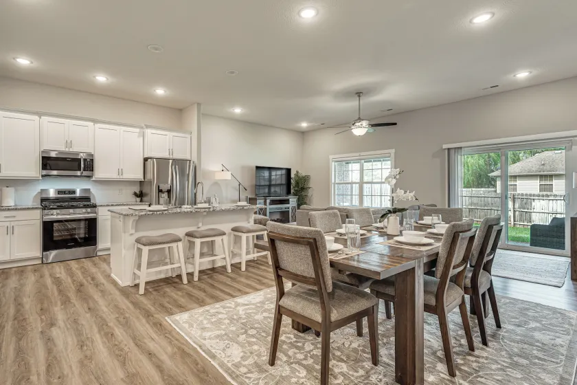 Charming Ozark Abode w/ Yard & Pool Access - Image 1