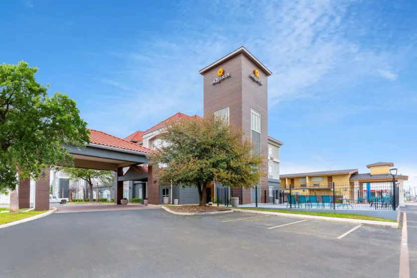 La Quinta by Wyndham New Braunfels - Image 1