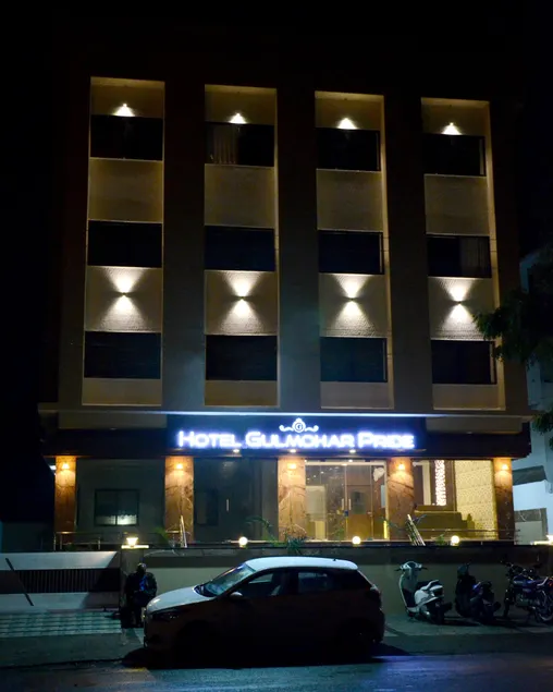 Hotel Gulmohar Pride - Image 1