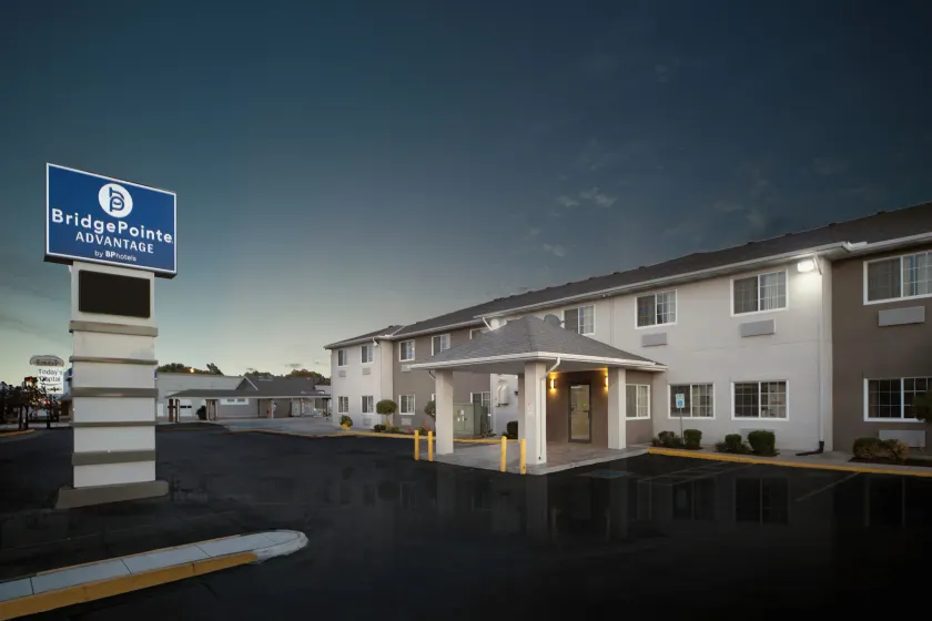 BridgePointe Advantage by BPhotels - Image 1