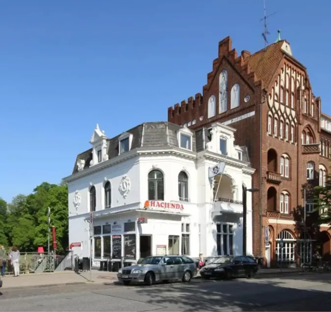 Hotel Excellent - Image 1