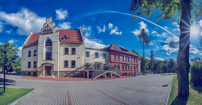 Hotel Niemcza Wino & Spa - Image 1