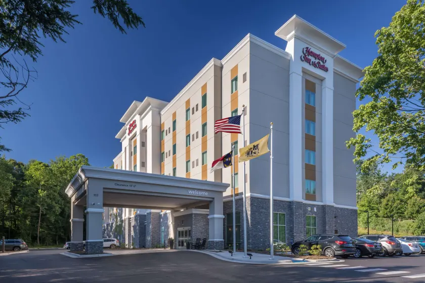 Hampton Inn & Suites Asheville Biltmore Village - Image 1