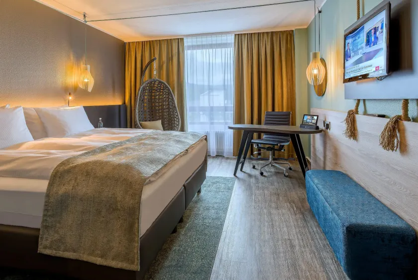 elaya frankfurt oberursel, Trademark Collection - Image 1