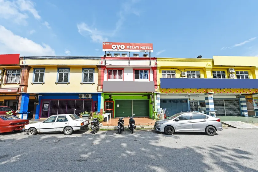 OYO 89656 Melati Hotel Nilai - Image 1