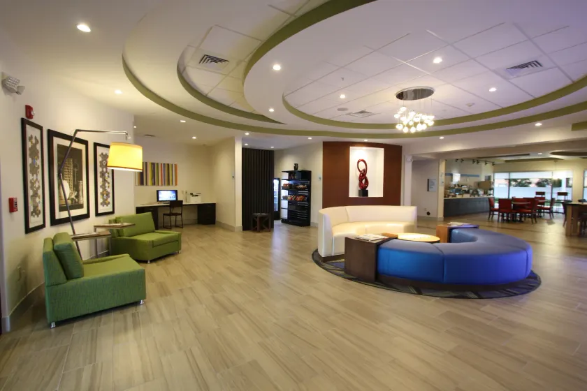 Holiday Inn Express & Suites Lakeland South by IHG - Lobby