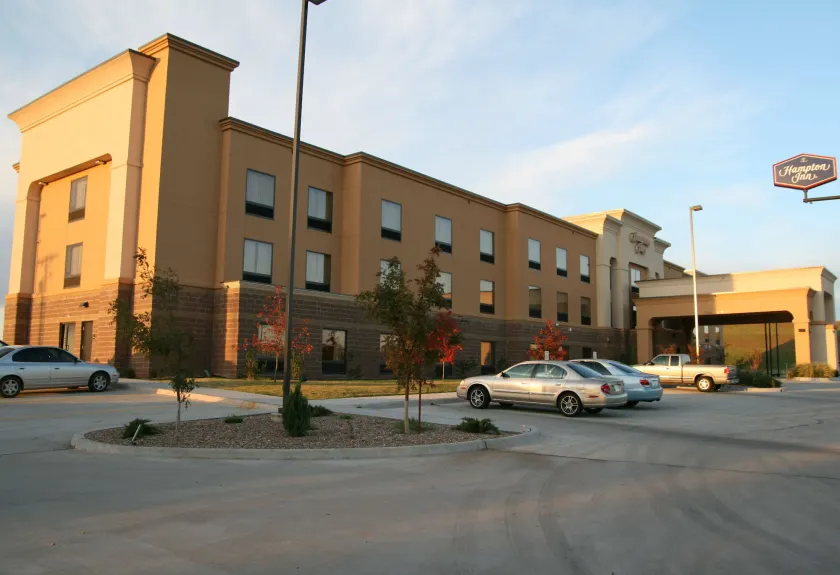 Hampton Inn Clinton - Image 1