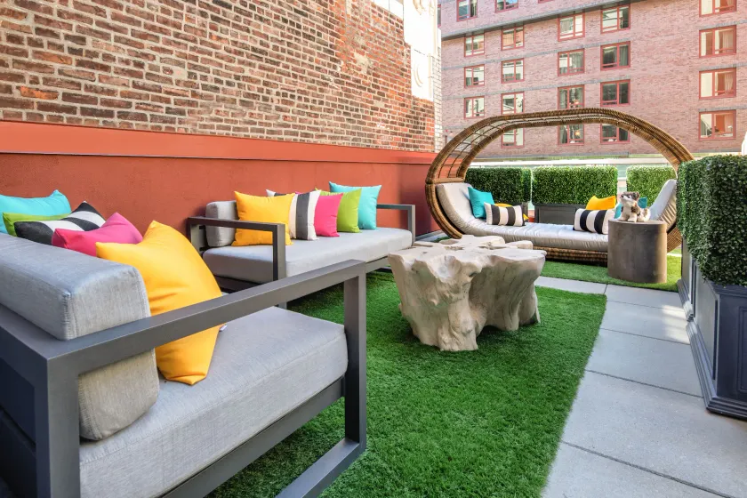 Staypineapple, An Artful Hotel, Midtown New York - Image 1