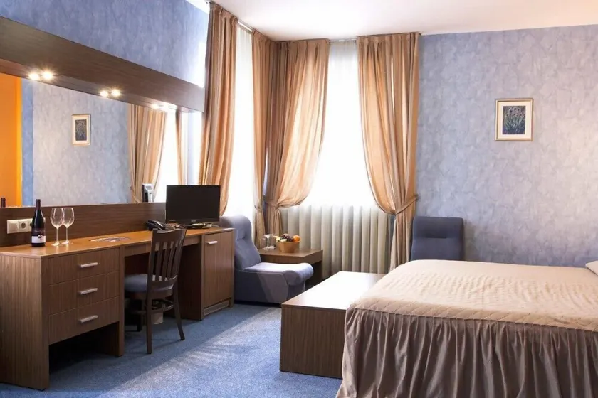 DITER Family Hotel - Image 1