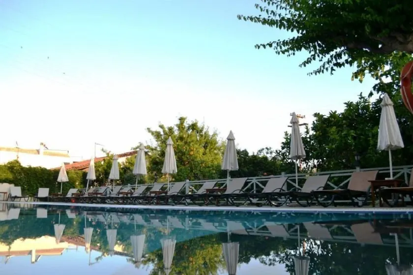 Saga Hotel - Image 1