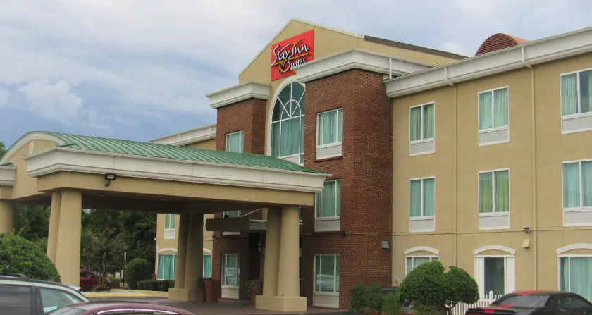 Stay Inn & Suites Montgomery - Image 1