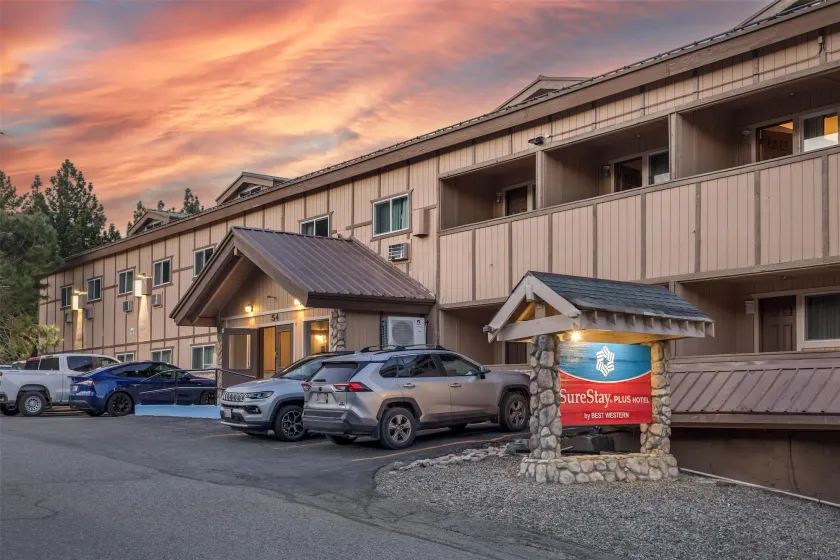 SureStay Plus Hotel by Best Western Mammoth Lakes - Image 1
