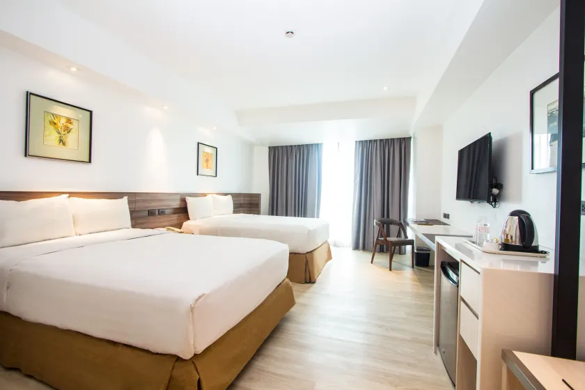 Crown Regency Hotel & Towers - Image 1