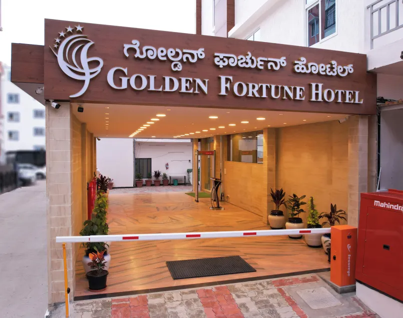 Golden Fortune Suites Hotel - Image 1