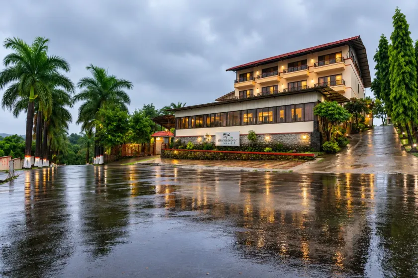 Shanti Sarovar Resort - Image 1