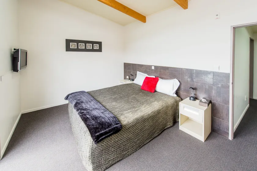 151 On London Motel & Conference Centre - Image 1