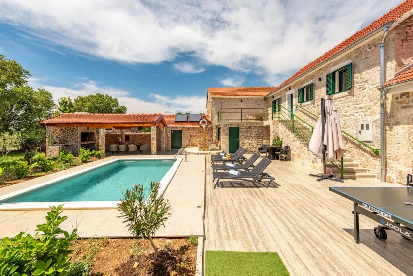 Villa Zvonimir ZadarVillas - Image 1