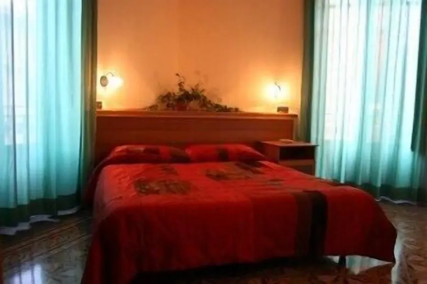 Italia - Image 1