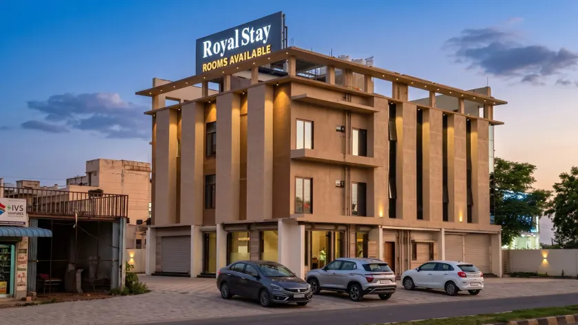 Hotel Royal Stay - Image 1
