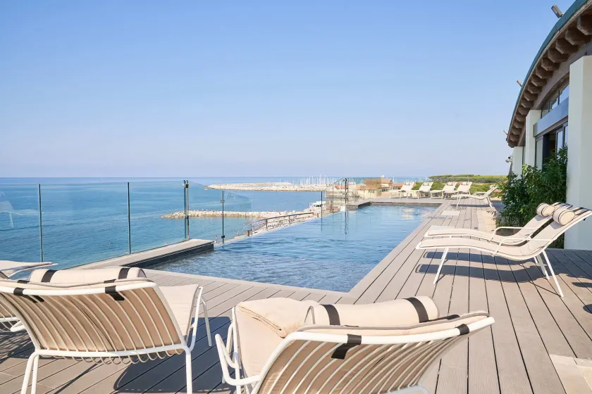 Palace Lido Hotel & Suites - Image 1