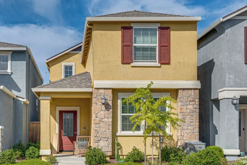 Explore, Shop & Relax! Getaway in West Sacramento - Image 1