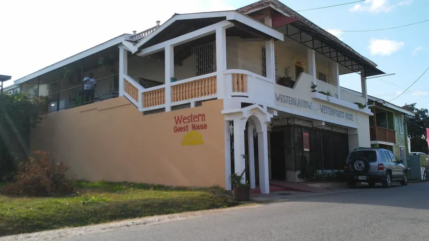 Don Santiago Guesthouse Downtown - Image 1