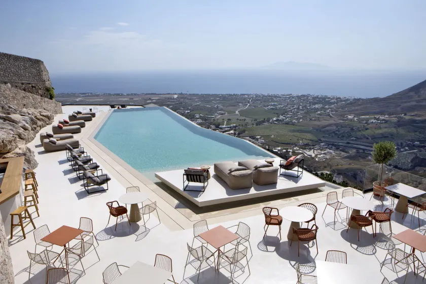 Elessa Hotel - Image 1