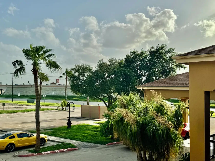 Texas Inn and Suites City Center at University Dr. - Image 1