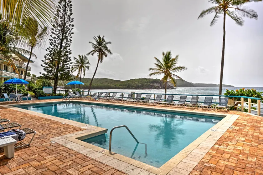 Bolongo Bay Oceanfront Condo w/ Community Pool! - Image 1