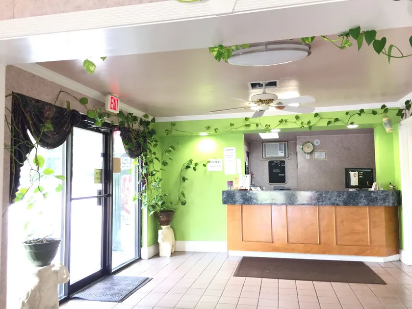 Western Inn - Image 1