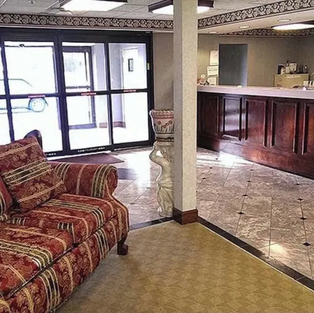 Lawrenceville Inn - Hall