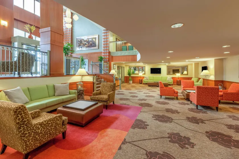 Hilton Garden Inn Pittsburgh University Place - Image 1