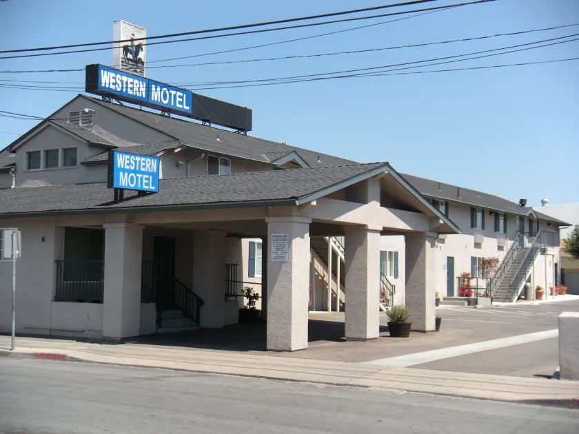 Western Motel - Image 1