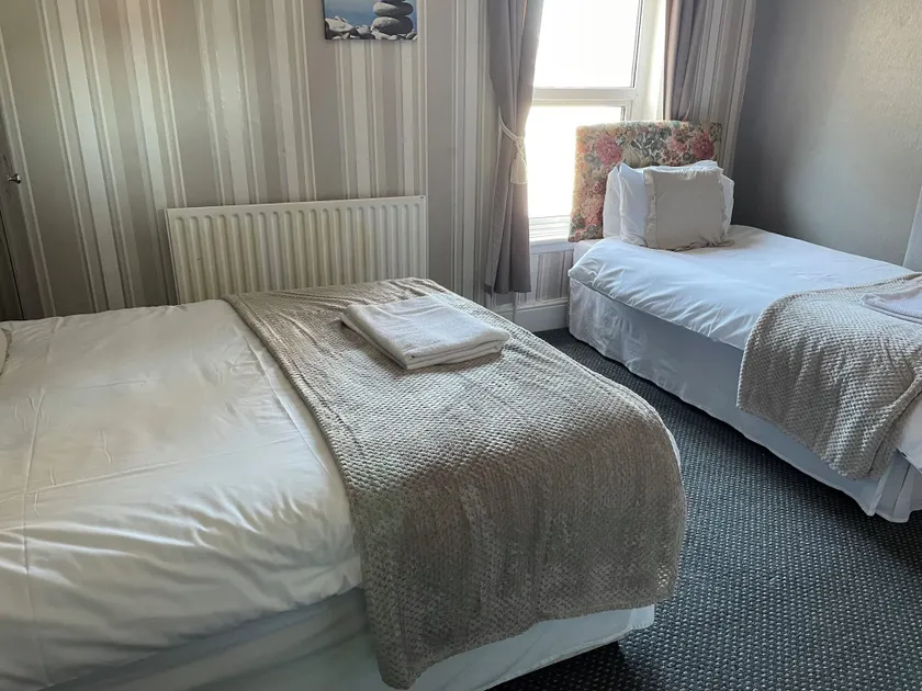 Somerville Hotel - Image 1