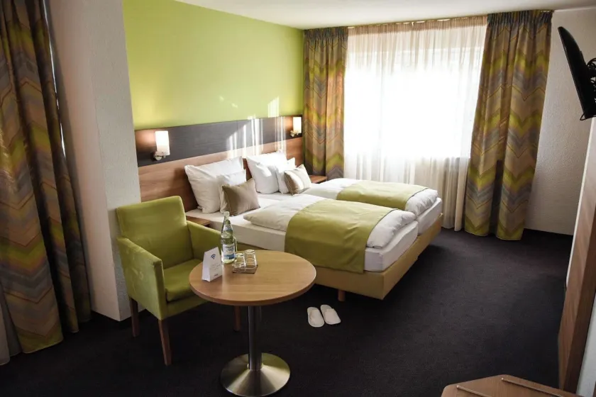 Martins Klause Airport Messe Hotel - Free Parking - Self Check-In available - Image 1