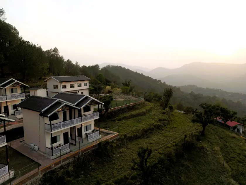 Hilltop Haven Hotel And Resort - Image 1