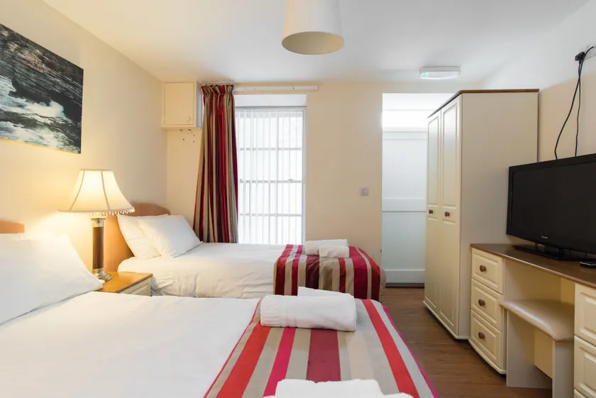 Marine Apartment - Image 1