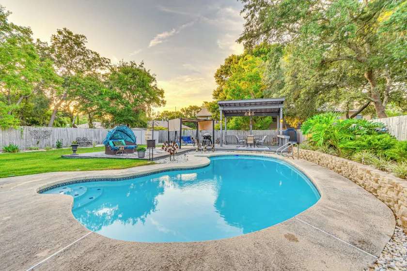 Fort Walton Beach Home w/ Pool: 5 Mi to Beach! - Image 1