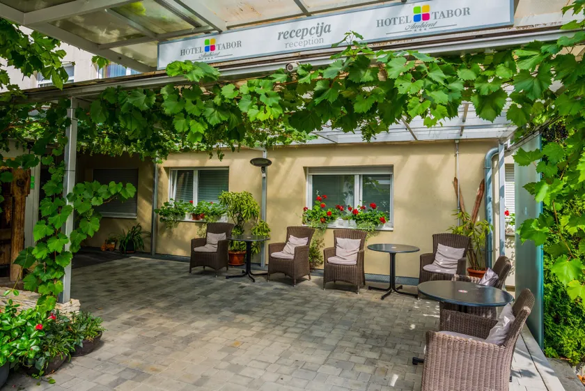Hotel Tabor Maribor - Image 1
