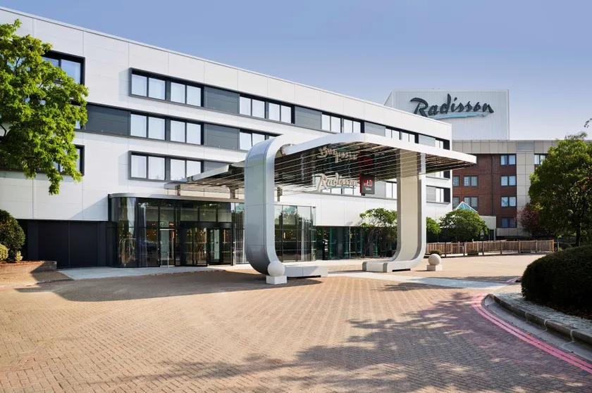 Radisson Hotel and Conference Centre London Heathrow - Image 1