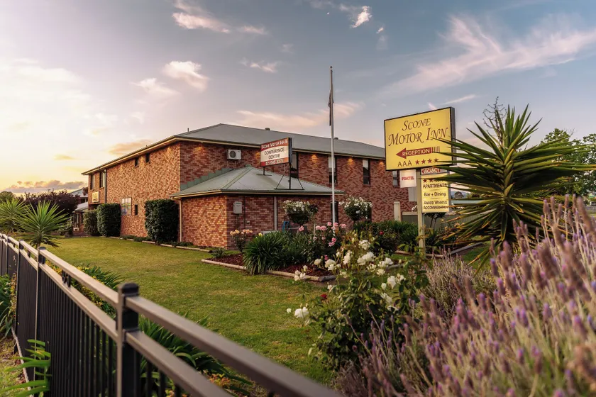 Scone Motor Inn & Apartments - Image 1